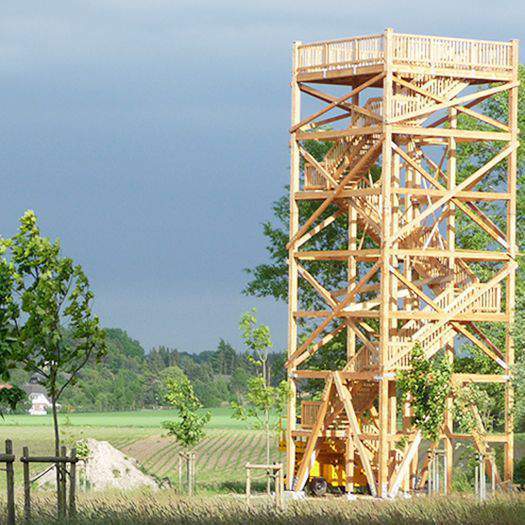 Neubau eine Aussichtsturms aus Holz im Naturpark Winsen